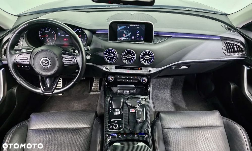 Kia Stinger - 8