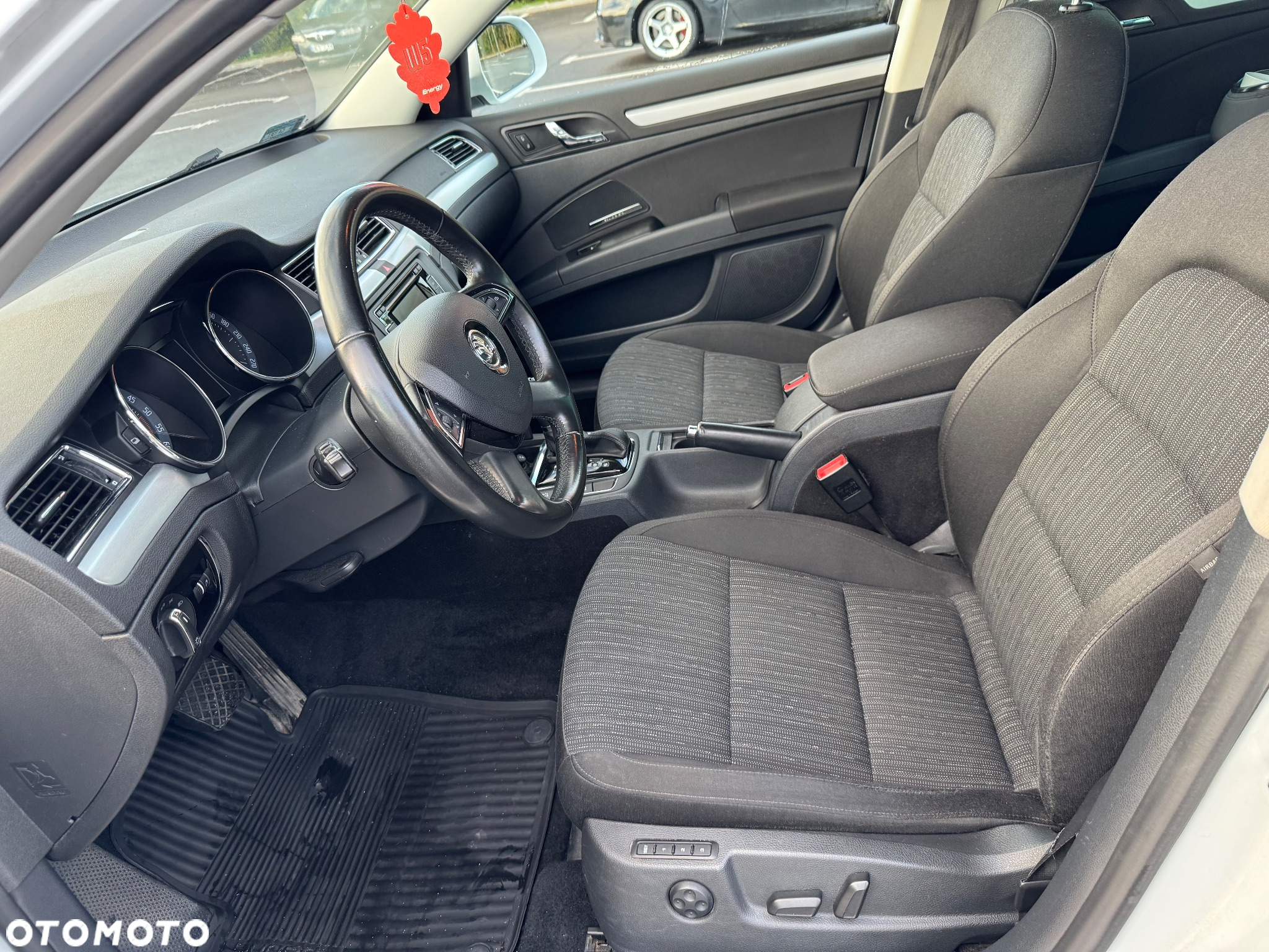 Skoda Superb 2.0 TDI Elegance DSG - 11