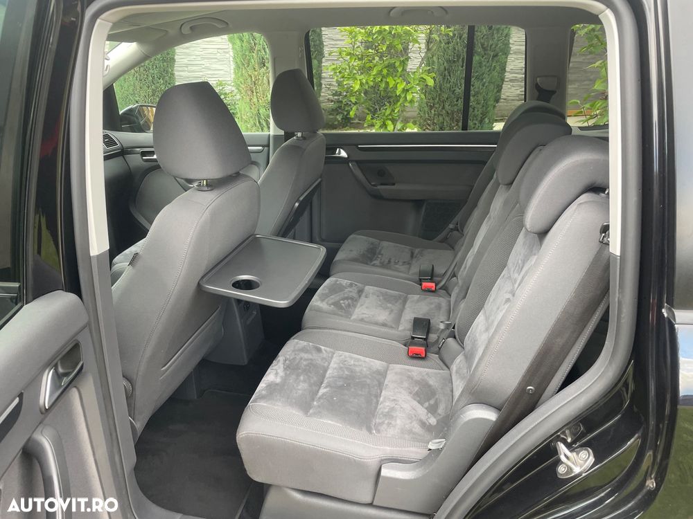 Volkswagen Touran - 21