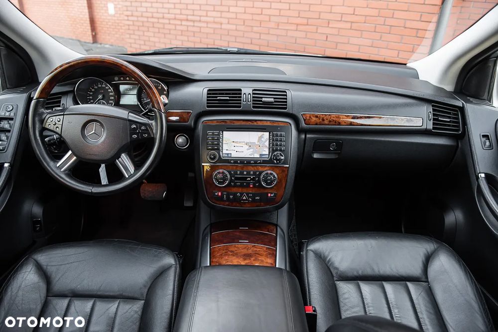 Mercedes-Benz Klasa R 500 L 4-Matic - 31