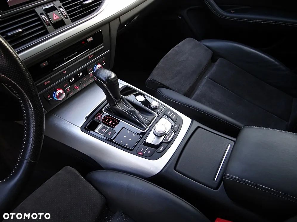 Audi A6 Avant 3.0 TDI quattro S tronic - 32