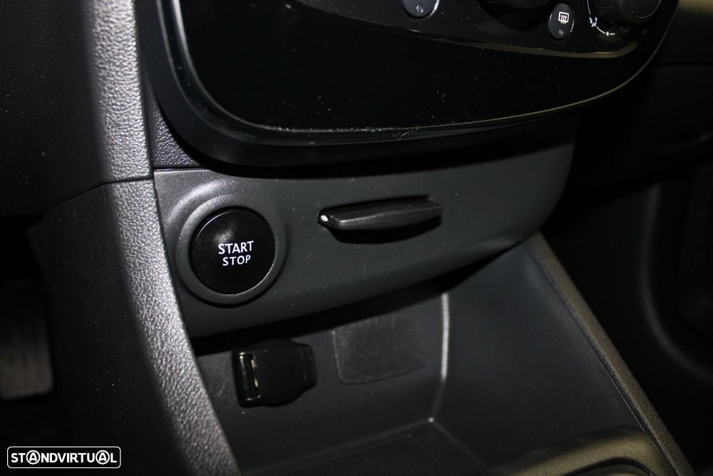 Renault Clio 1.5 dCi Zen — fotografia 17
