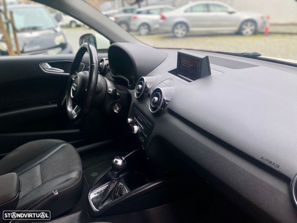 Audi A1 1.6 TDI Advance S-Tronic - 25