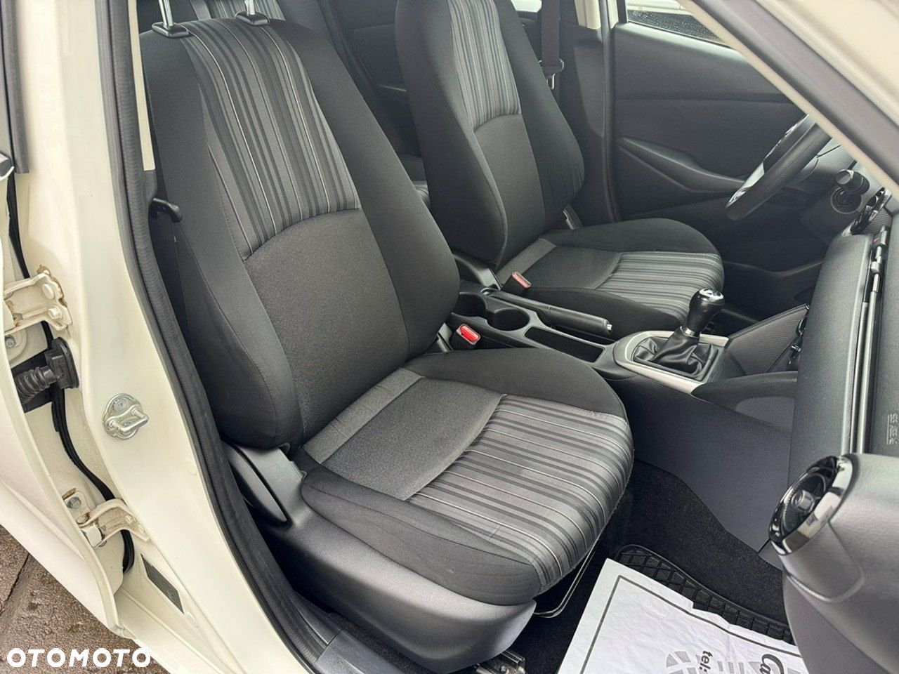 Mazda 2 - 12