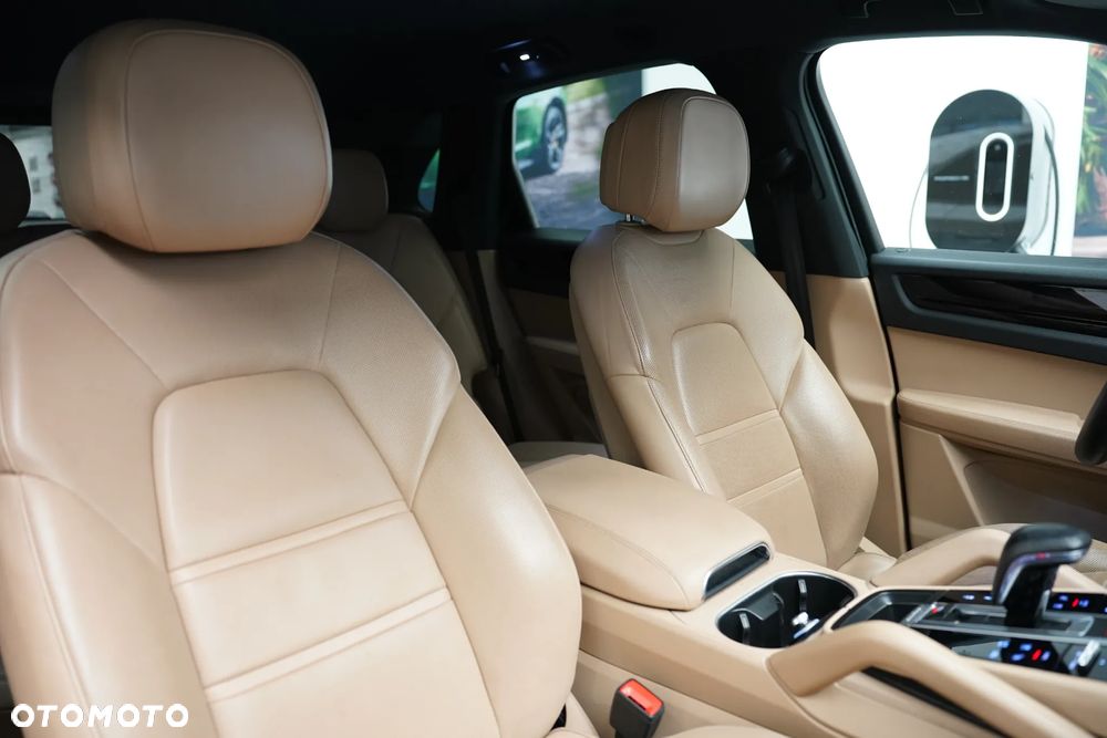 Porsche Cayenne Standard - 29