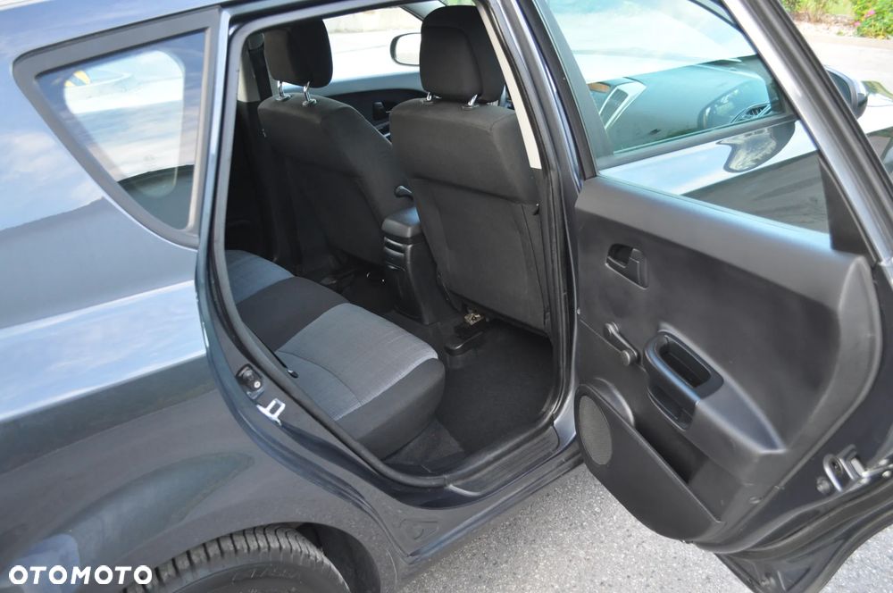 Kia Ceed - 16
