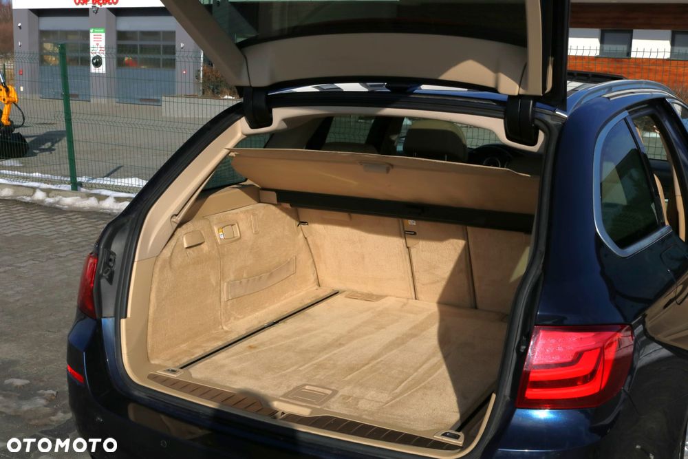 BMW Seria 5 525d xDrive Modern Line - 38