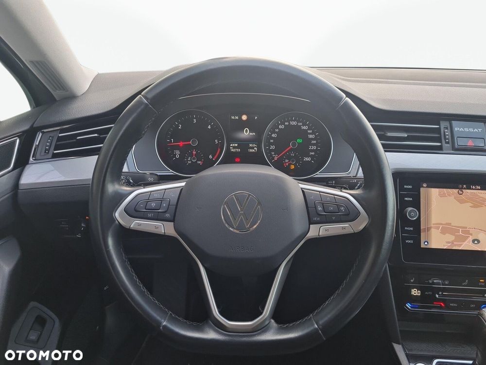 Volkswagen Passat - 14
