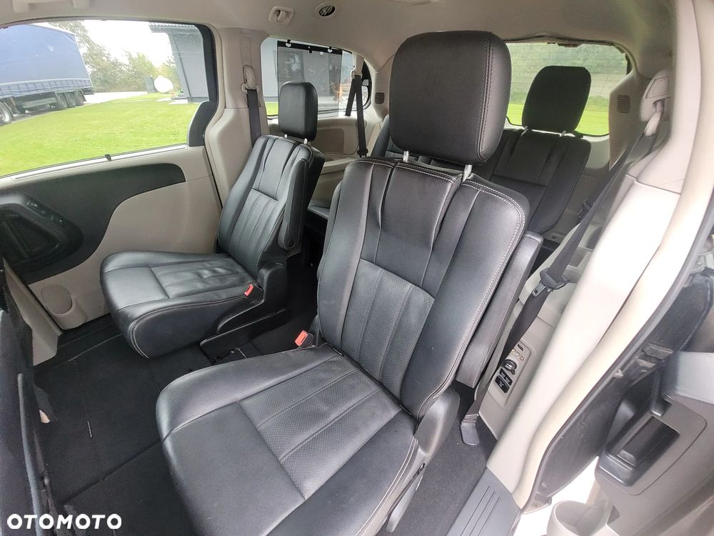 Chrysler Town & Country 3.6 Touring - 8