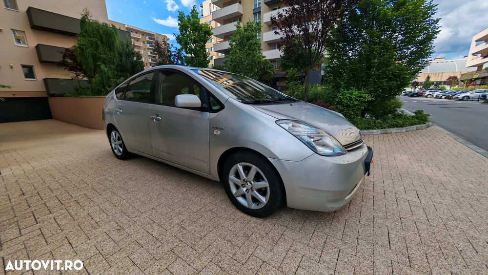 Toyota Prius (Hybrid) Luna - 25