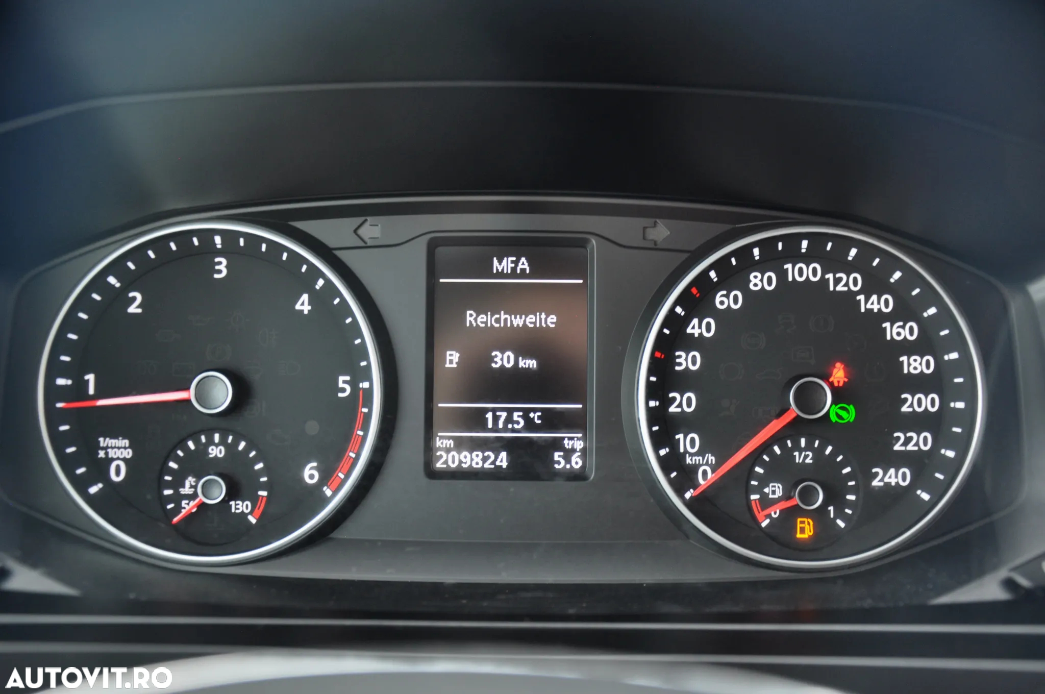 Volkswagen Transporter T6 L2H1 Van Aut. - 26
