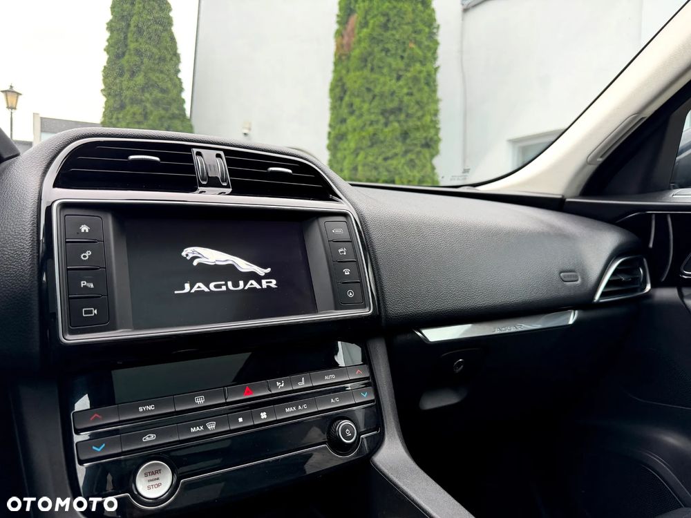 Jaguar F-Pace 2.0 i4D RWD Prestige - 22