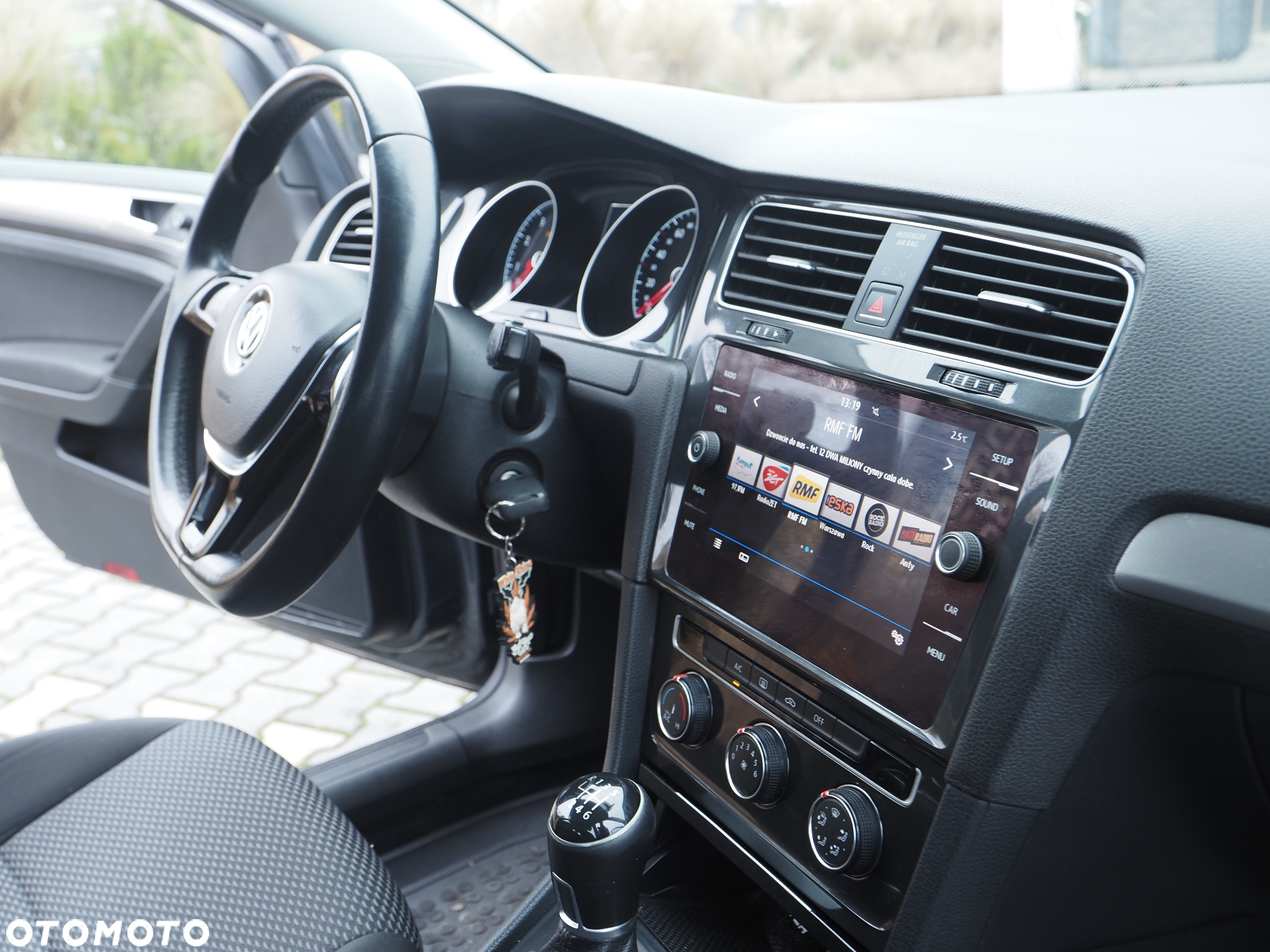 Volkswagen Golf VII 1.0 TSI BMT Trendline - 12