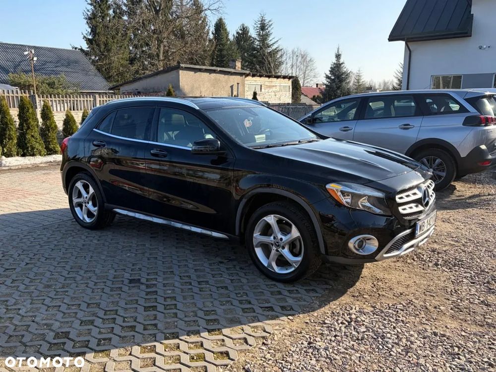 Mercedes-Benz GLA 250 4Matic 7G-DCT UrbanStyle Edition - 5