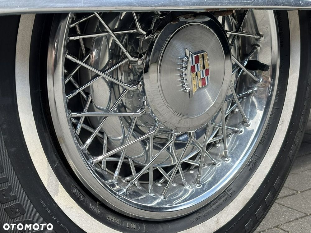 Cadillac Deville - 11