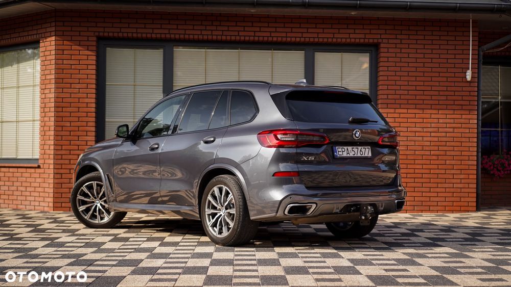 BMW X5 xDrive50i - 7