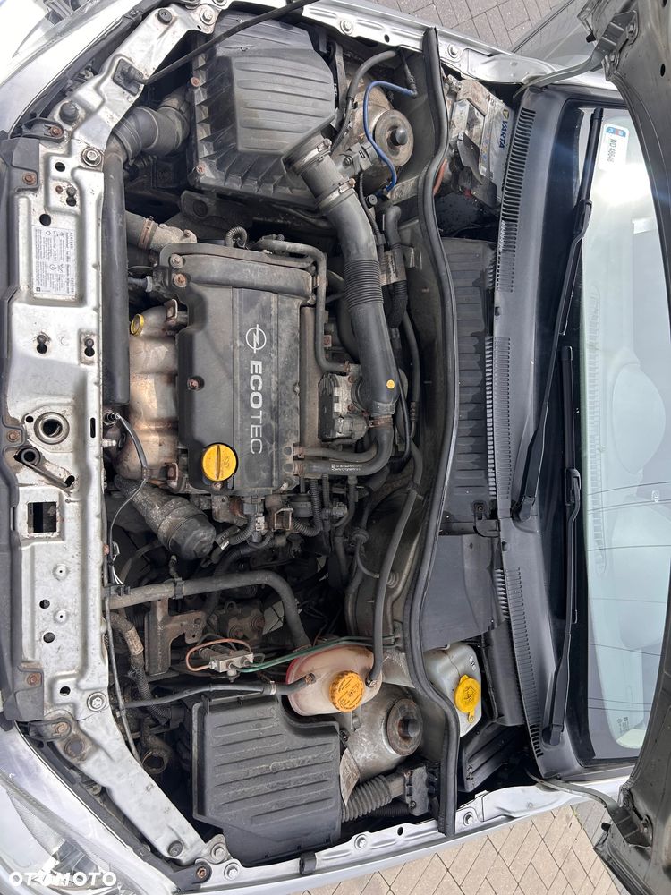 Opel Corsa 1.2 16V Cosmo - 19