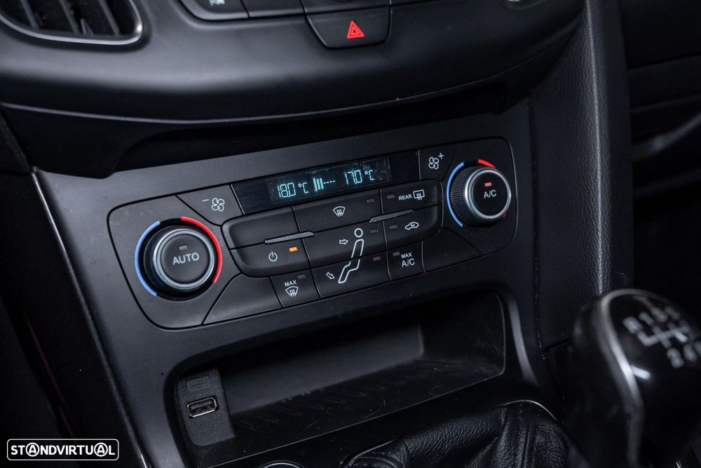 Ford Focus - 24