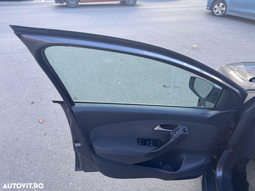 Volkswagen Polo 1.2 TSI DSG Blue Motion Technology Comfortline - 18