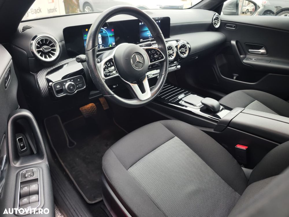 Mercedes-Benz CLA 200 7G-DCT - 9