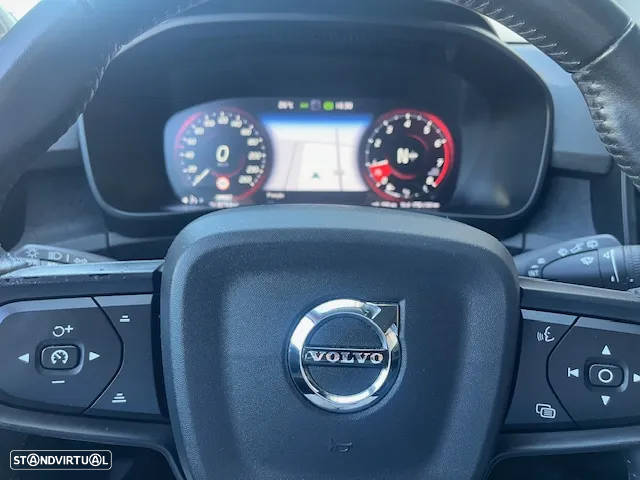 Volvo XC 40 1.5 T3 Momentum Tech Edition - 11