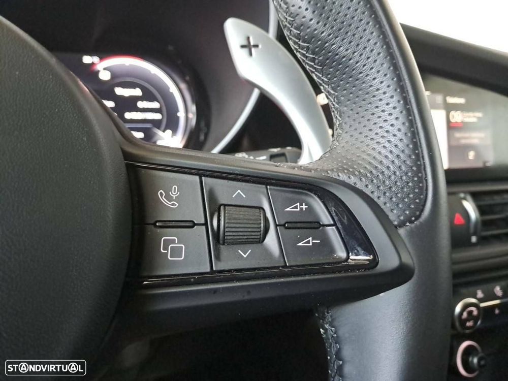 Alfa Romeo Giulia 2.2 D Sprint Q4 AT8 - 18