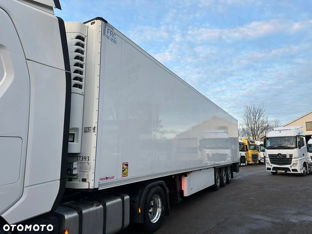 Schmitz Cargobull SKO 24 - 4