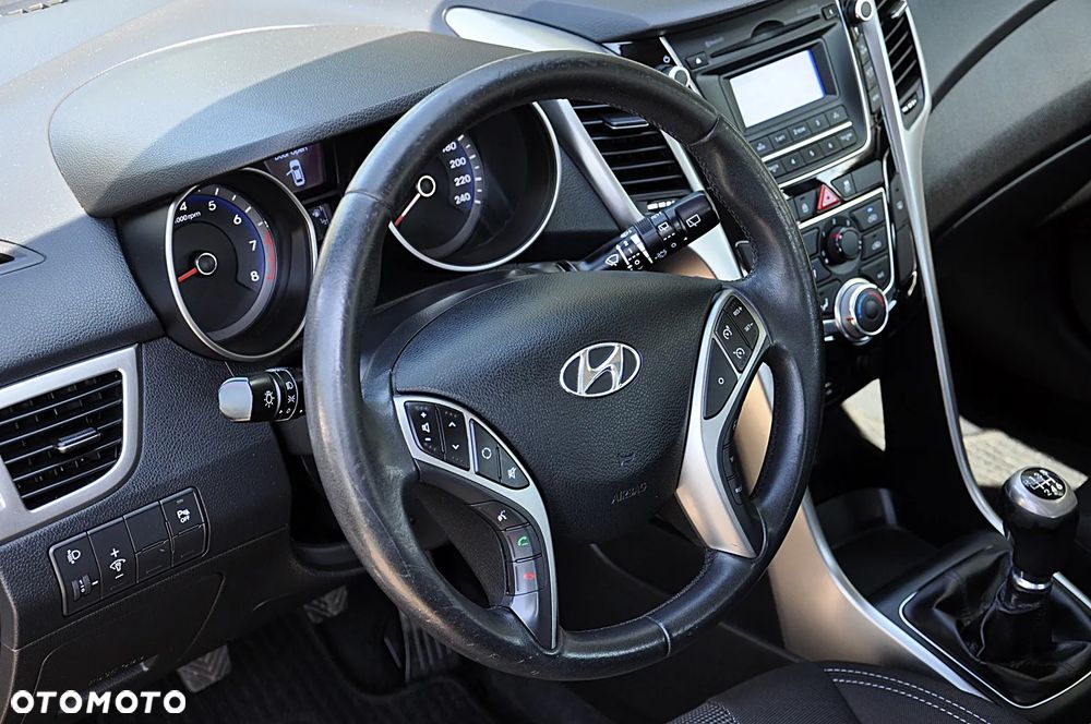 Hyundai i30 1.6 GDI Premium - 16