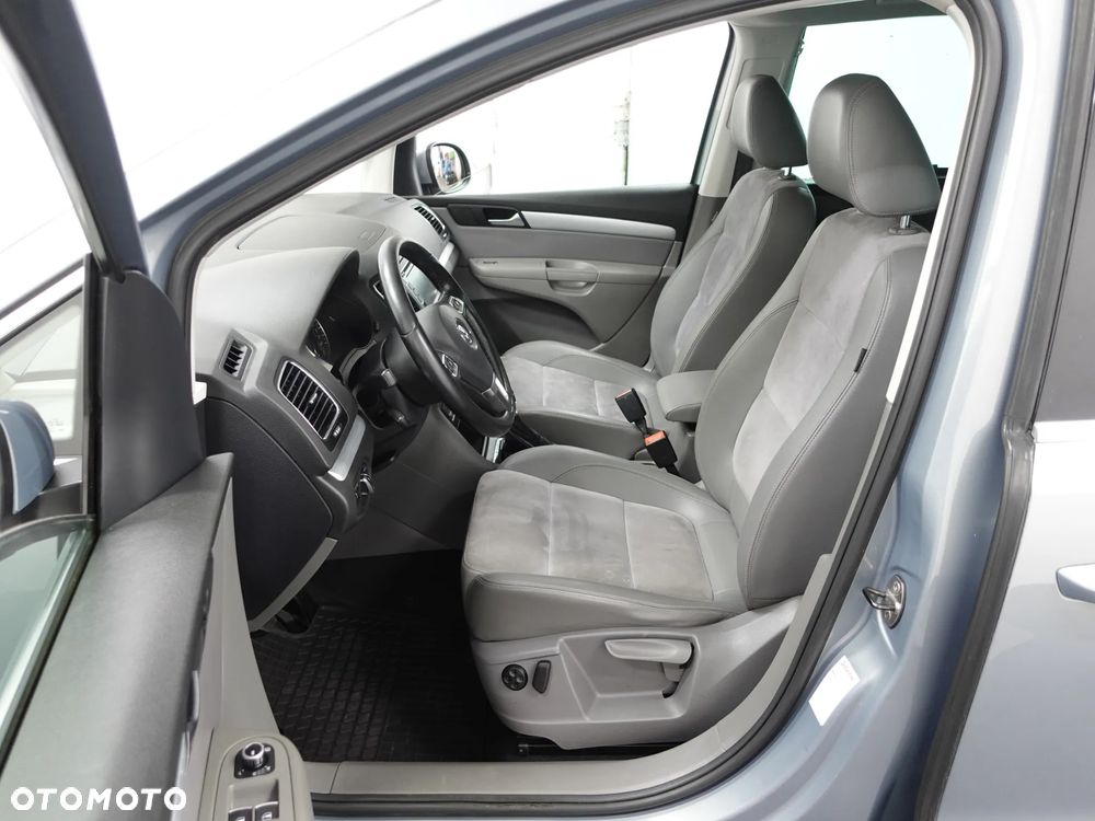 Volkswagen Sharan 2.0 TDI 4Motion BlueMotion Technology Highline - 19