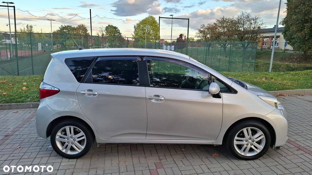 Toyota Verso-S 2012 photo 5