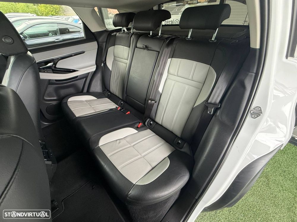 Land Rover Range Rover Evoque 2.0 D150 AWD R-Dynamic SE Auto - 7