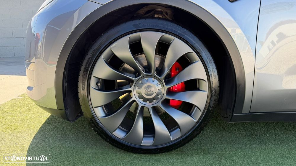Tesla Model Y Performance Tração Integral - 17