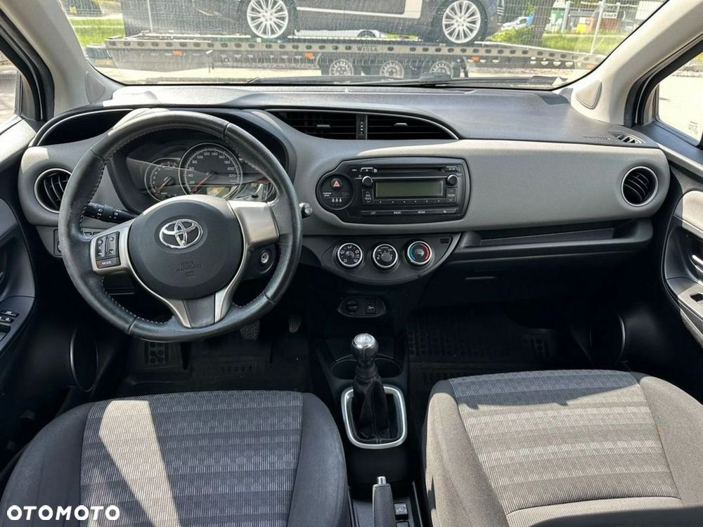 Toyota Yaris - 10