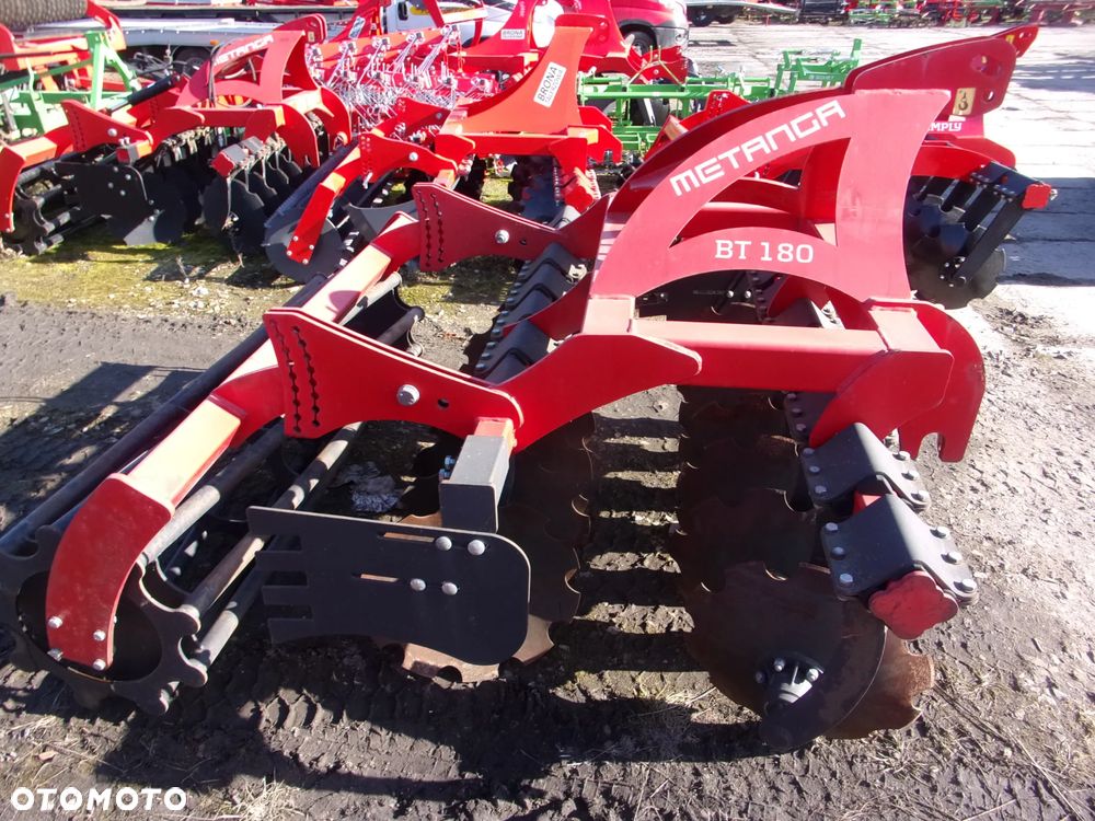 Akpil Brona Talerzowa Ciężka Hydraulicznie Składana BTCH 40 Euro-Masz, Brona talerzowa kompaktowa BT250, BT270, BT300 Metanga, Bomet, Euro-Masz; Brona talerzowa mini-simply BT160, BT180, BT200, BT220 Metanga, Euro-Masz, Brona talerzowa 2-walcowa typu "V", 4-walcowa typu "X" Bomet, Akpil - 26