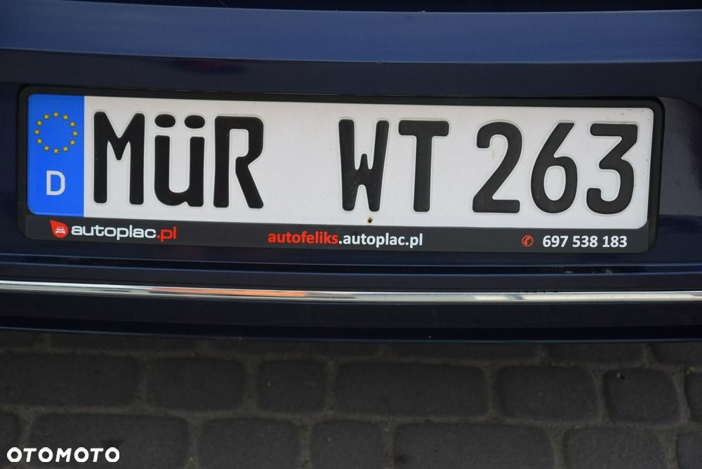 Volkswagen Passat - 16