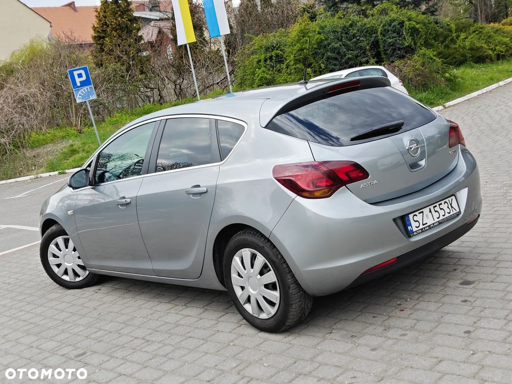 Opel Astra 1.7 CDTI Cosmo - 2