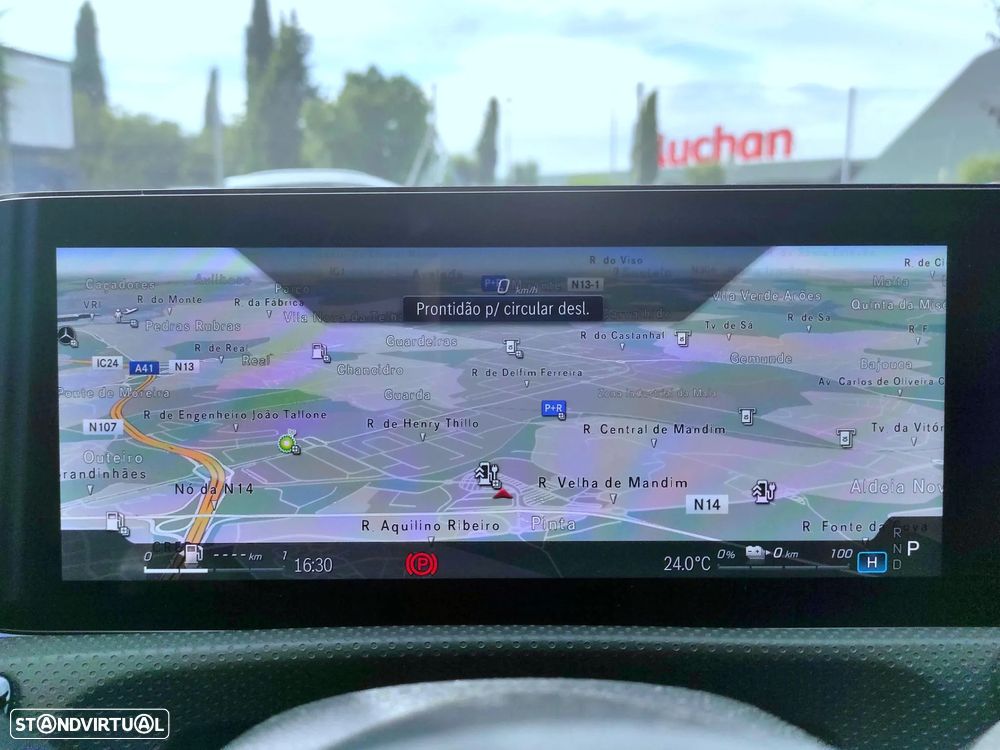 Mercedes-Benz A 250 Limousine e AMG Line - 14