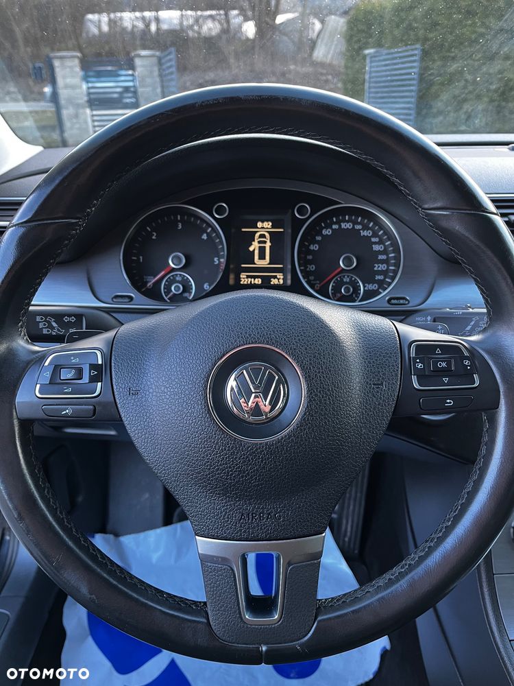 Volkswagen Passat 2.0 TDI Comfortline DSG - 12