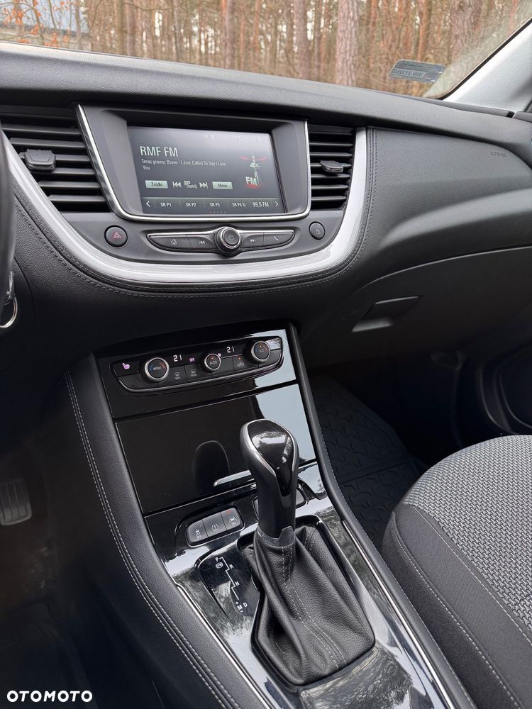 Opel Grandland X 1.2 T GPF Enjoy S&S - 10