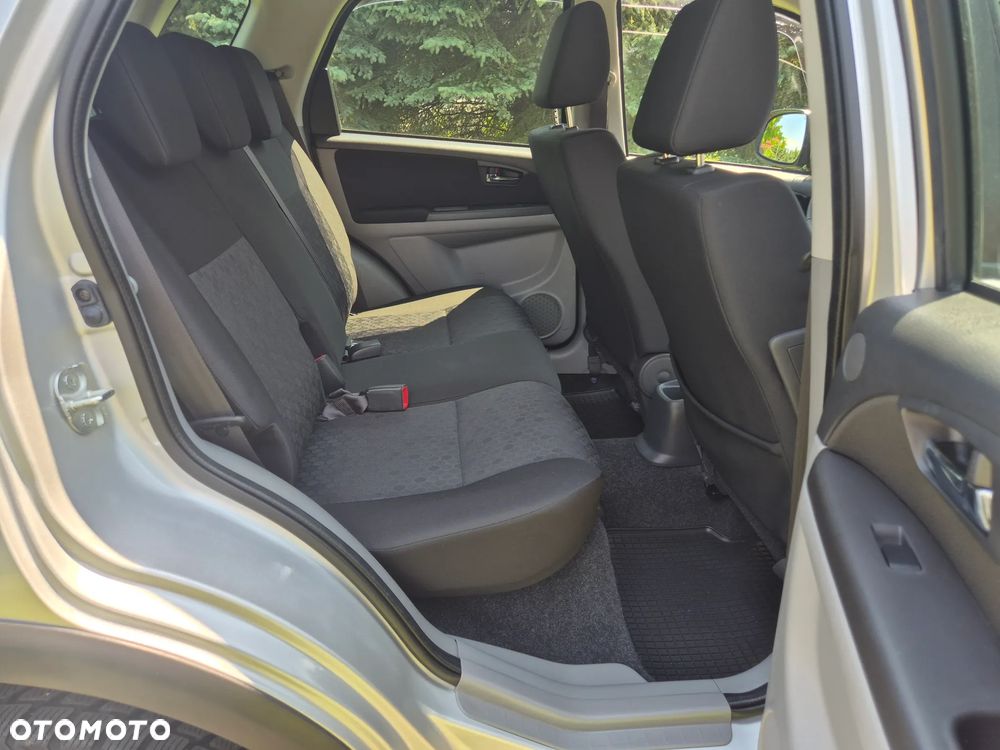Suzuki SX4 1.6 VVT 4x4 Style - 20