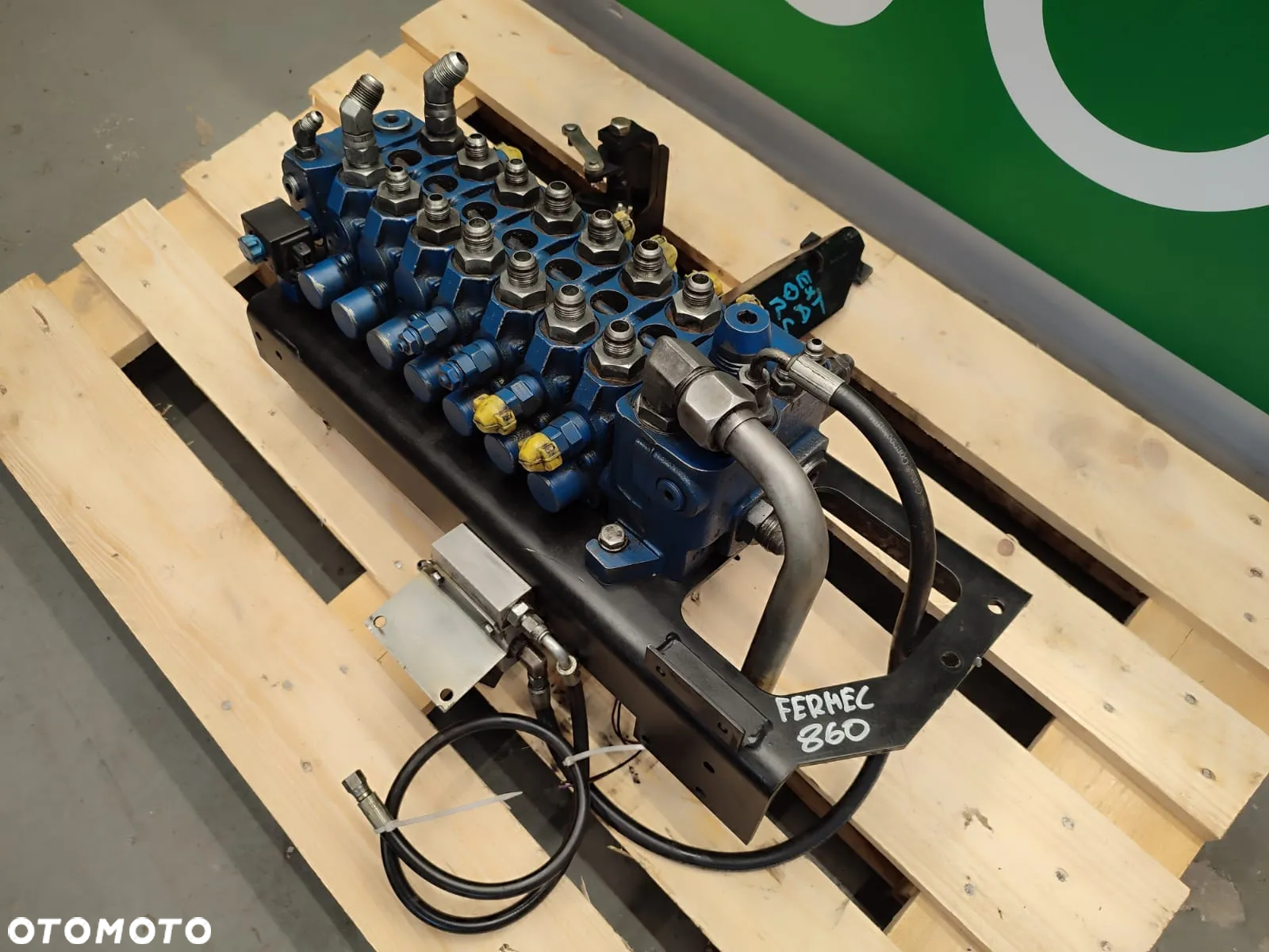 Rozdzielacz hydrauliczny 07260157 B0801242227 Fermec 860 - 3
