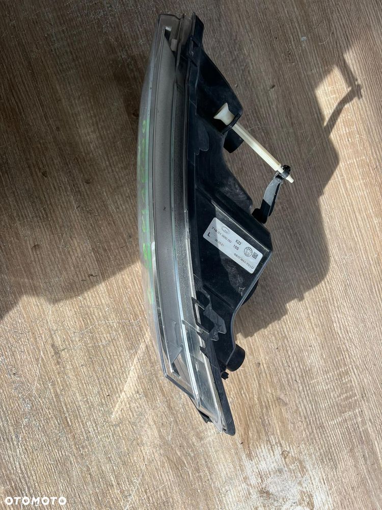 SKODA OCTAVIA III HALOGEN LEWY PRZÓD EUROPA - 2