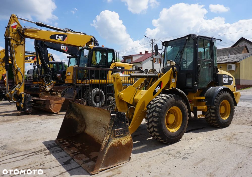 Caterpillar CAT 908 M - 1
