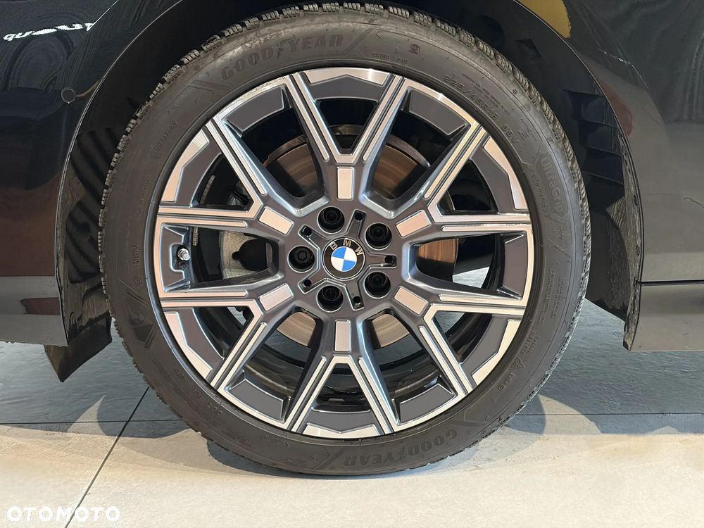 BMW Seria 1 120 mHEV - 13