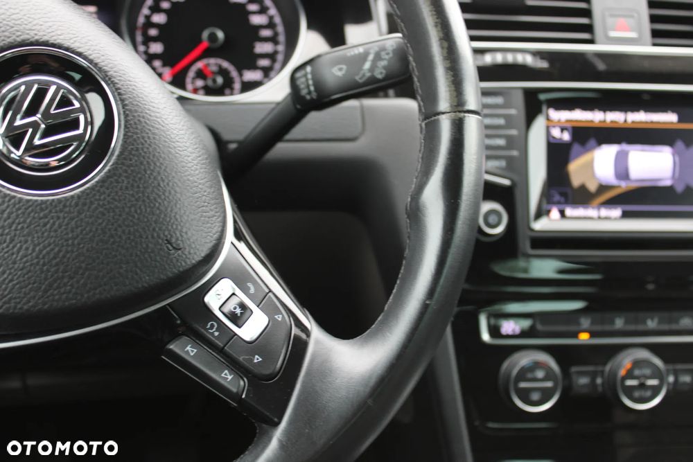 Volkswagen Golf 2.0 BlueTDI Highline - 12