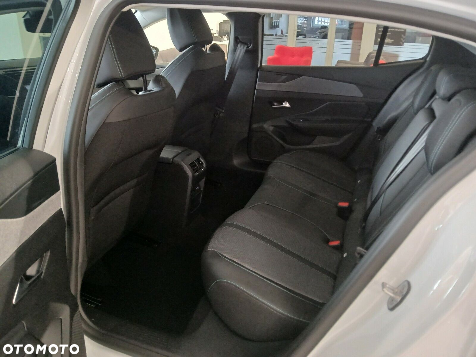 Peugeot 408 1.2 PureTech mHEV GT S&S e-DSC6 - 9