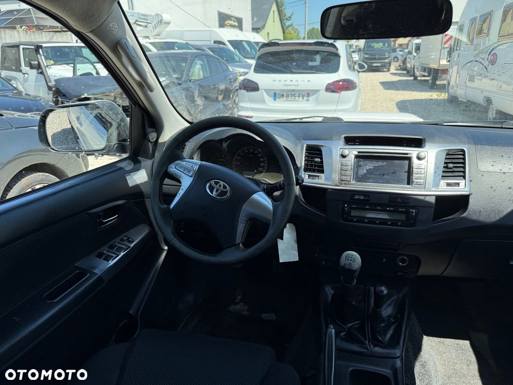 Toyota Hilux - 10