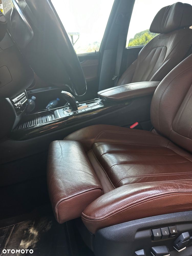 BMW X5 xDrive50i - 7