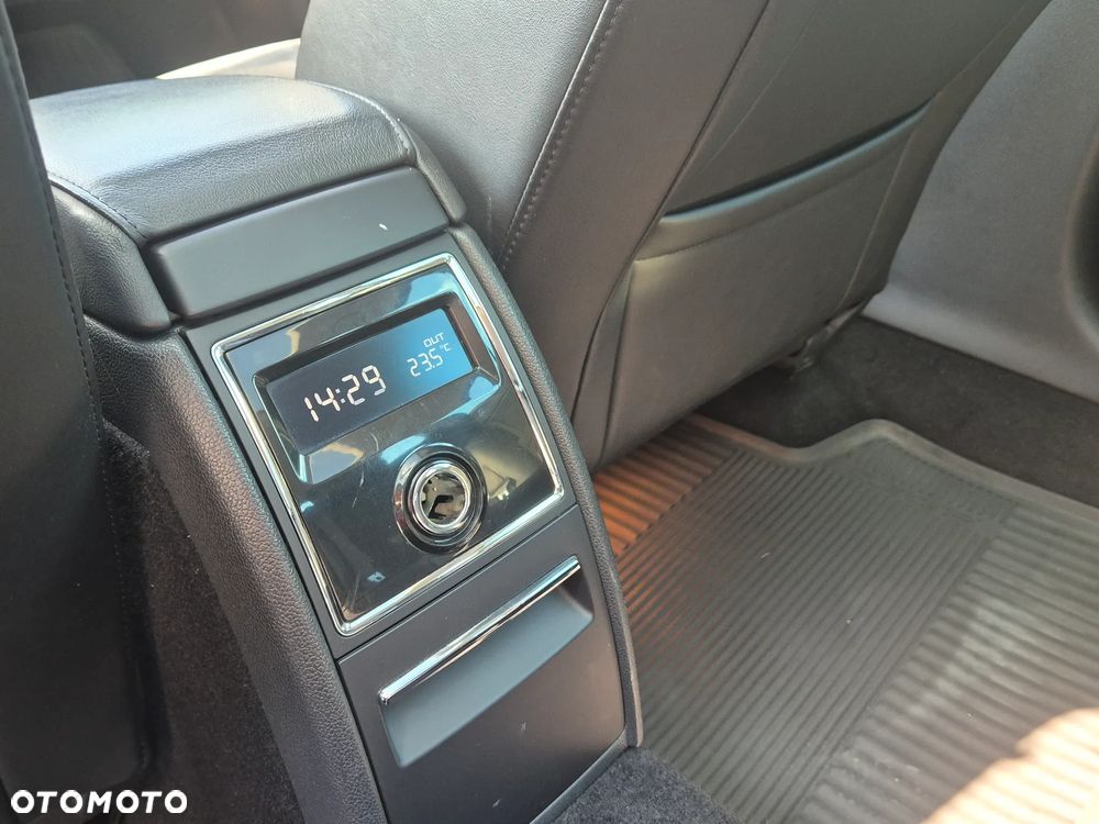 Skoda Superb 2.0 TDI DSG Exclusive - 19