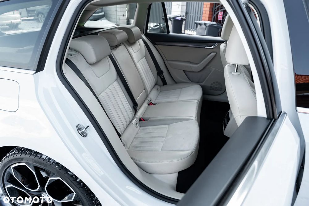 Skoda Octavia 2.0 TSI DSG 4x4 Sportline - 24